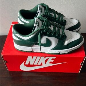 Nike Green and White Sneakers Classic Dunk Style